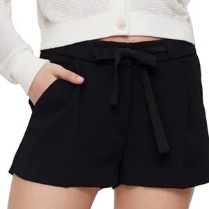 Aritzia Wilfred Exergue pleated shorts in black size 2 excellent condition